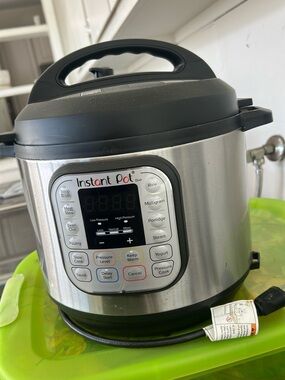Instant Pot Duo Multi-Function Electric Pressure Cooker - Stainless Steel